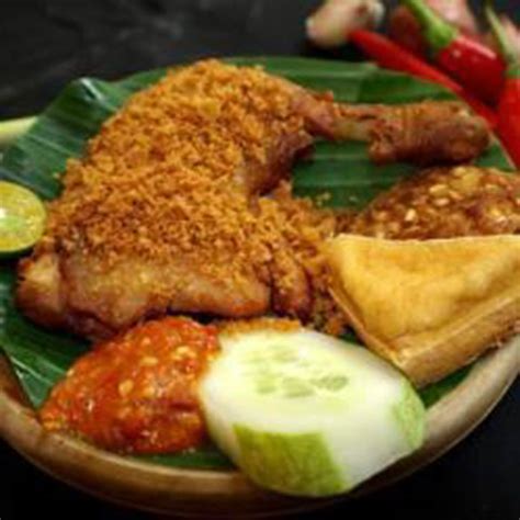 Ayam Penyet Pedas (Indonesian Spicy Penyet .